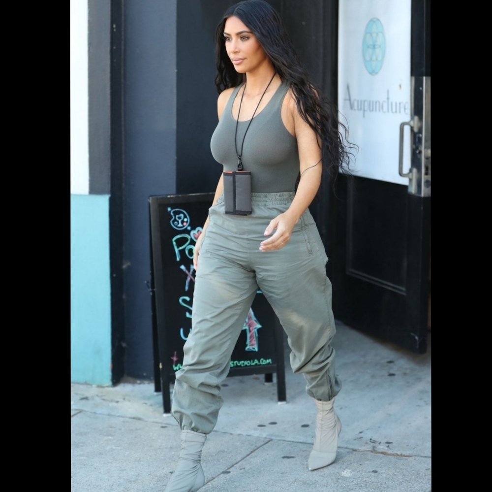 Hollister High Rise Cargo Pants xs